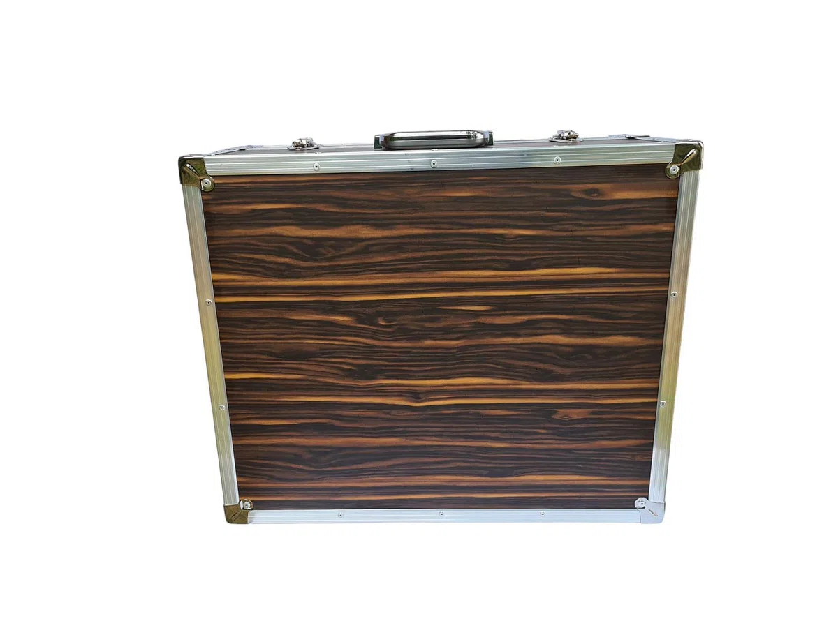 Akkordeonkoffer 120 Bass Holz Case Flightcase Nuss-Natura 58x48x25 cm – robuster Holzkoffer mit Polsterung, Metallecken & Tragegriff – stilvolles Akkordeon Case für sicheren Transport & Schutz