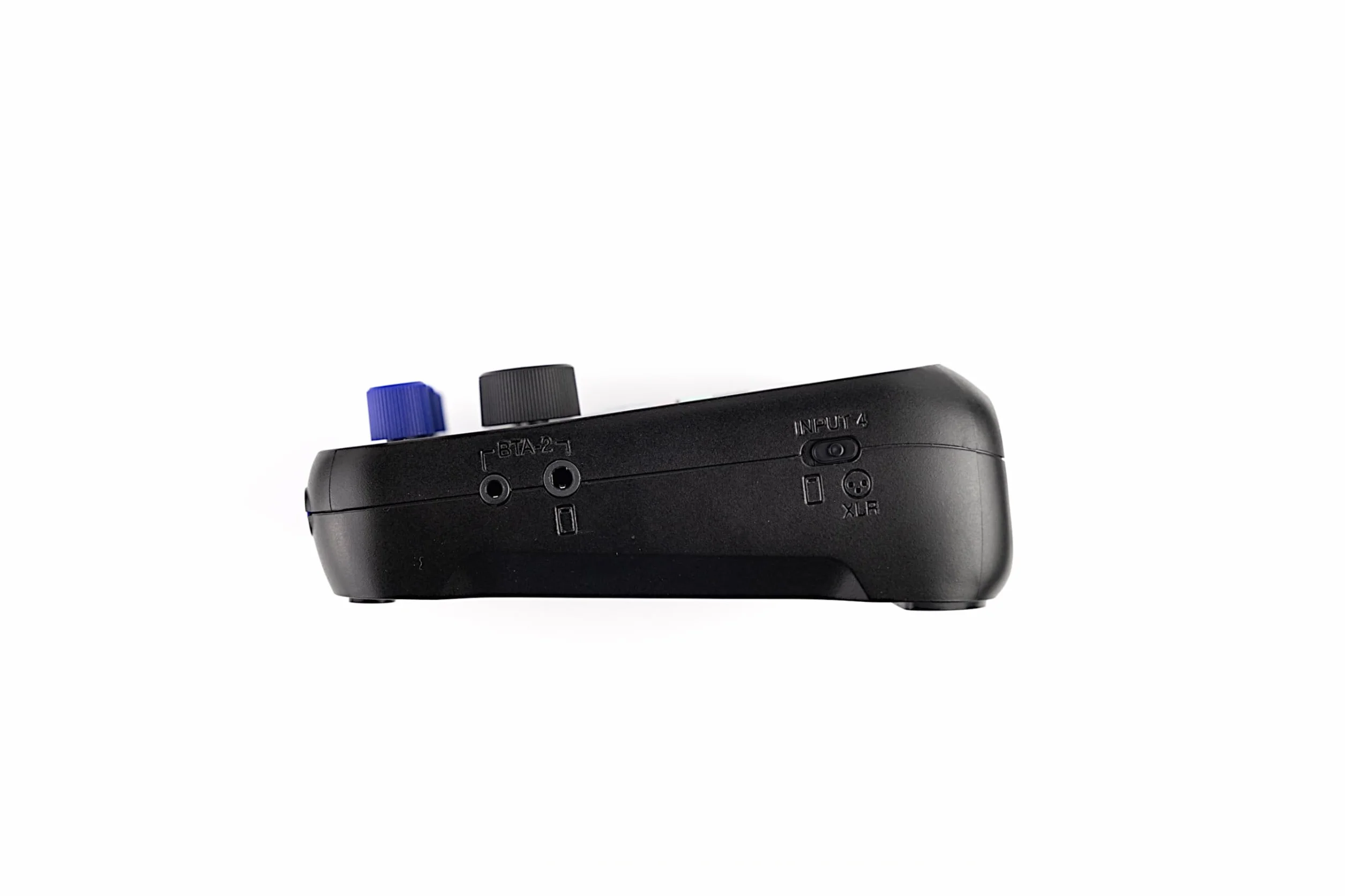 ZOOM PodTrak P4next Podcast-Recorder, 4 XLR Mikrofoneingänge, 4 Kopfhörerausgänge, KI-Rauschunterdrückung, Ton- und Comp-Effekte, Telefoneingang, Sound-Pads, Aufnahme auf SD, Batterie o. USB-Netzteil