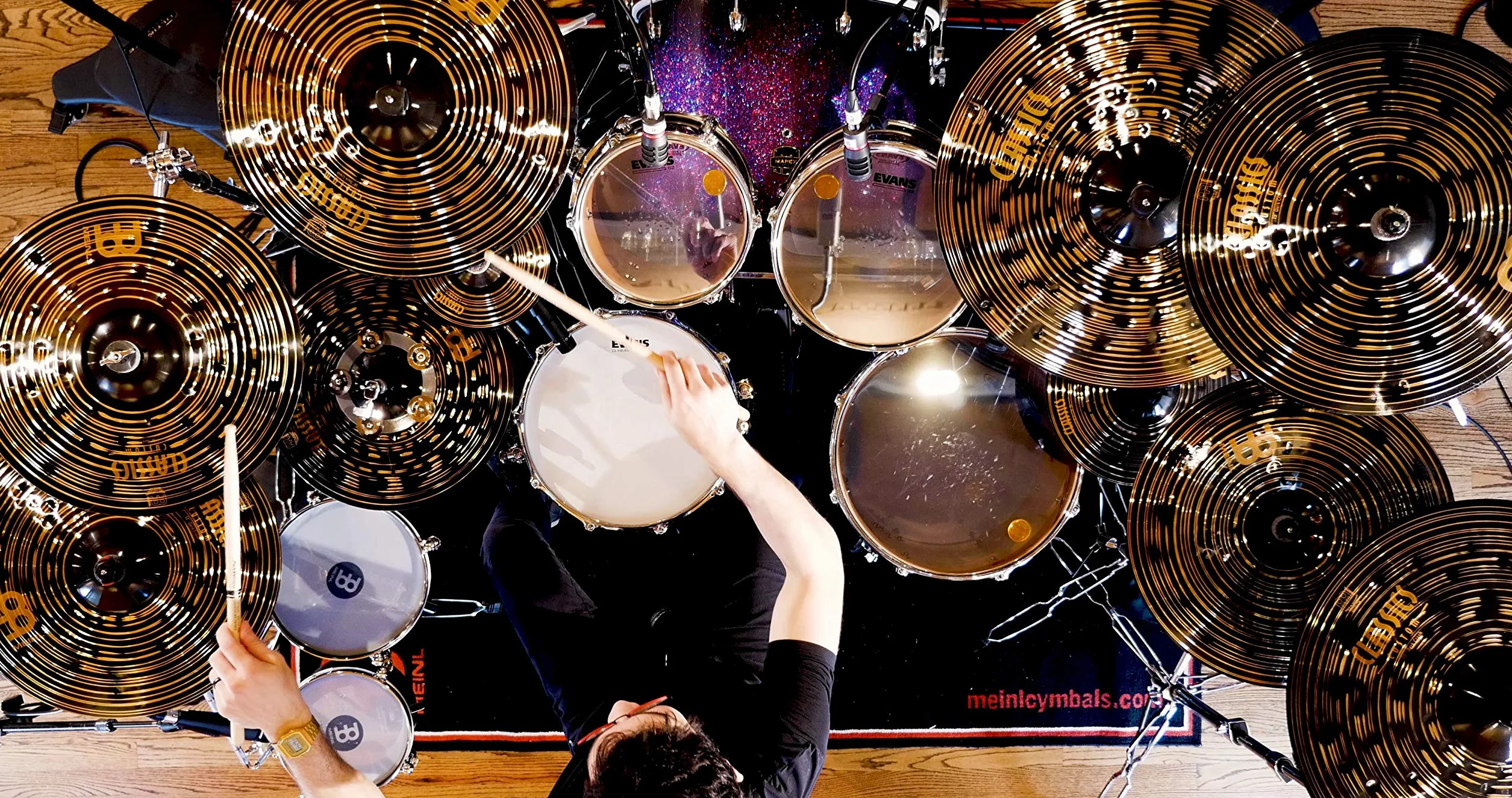 Meinl Cymbals Classics Custom Dark Splash — 8 Zoll (Video) Schlagzeug Becken (20,32cm) B12 Bronze, Dunkles Finish (CC8DAS)