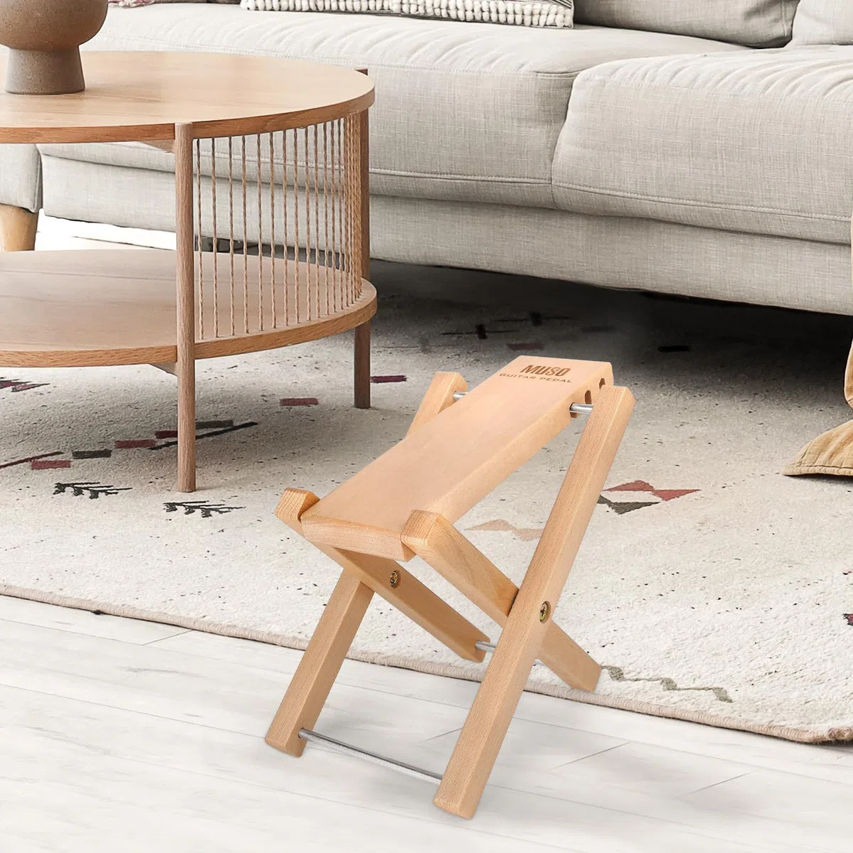 MUSO Gitarren-Fußstützen-Hocker, gefaltetes Holzpedal, 3 Stufen verstellbar, geeignet für klassische Akustikgitarre, ergonomisch und langlebig (Naturholz)