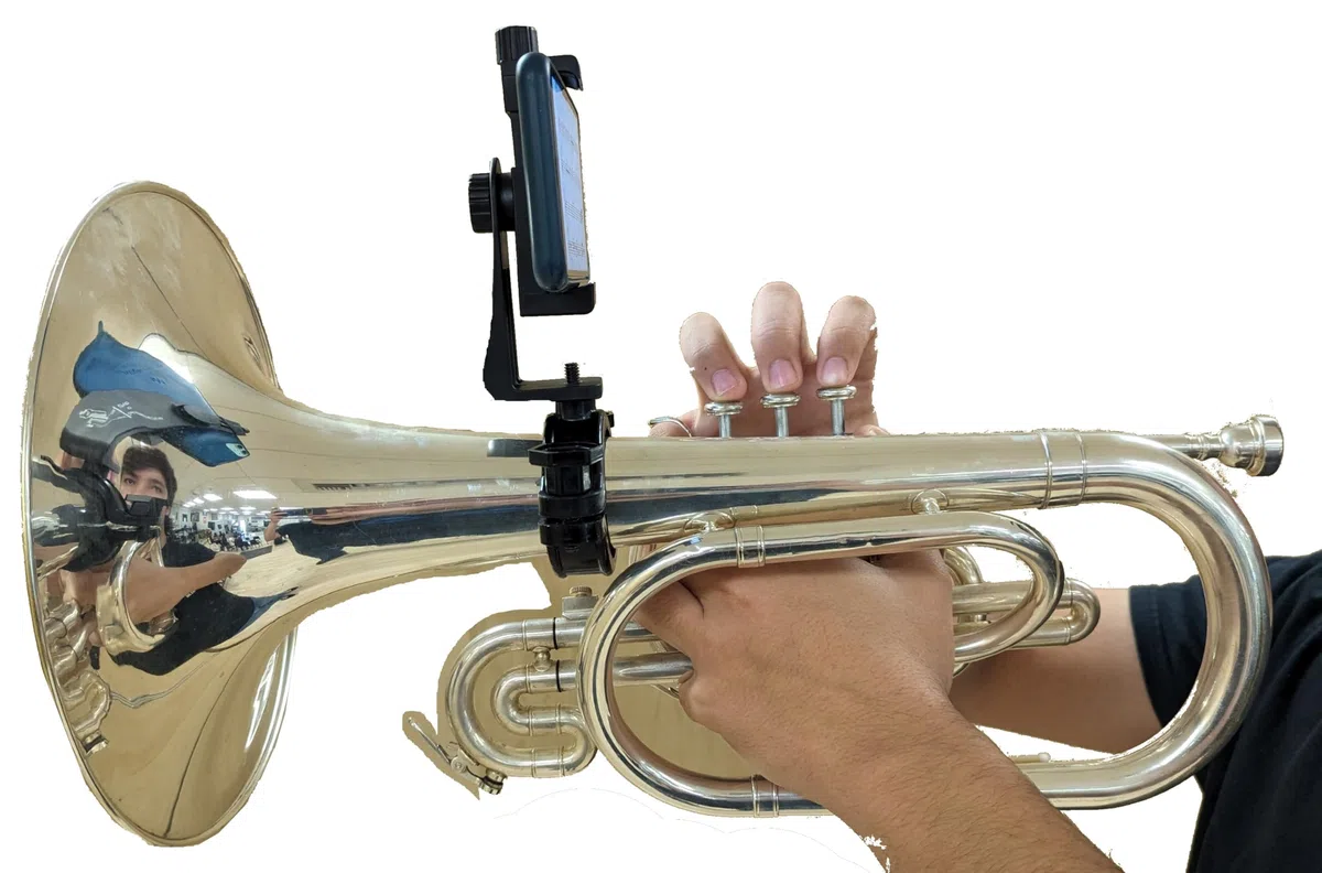 Niedrige Messing-Lyre – sichere Handyhalterung für Posaune, Mellophon, Flügelhorn und mehr, hergestellt in den USA, 3,8 cm - 5,1 cm Klemme, LB100
