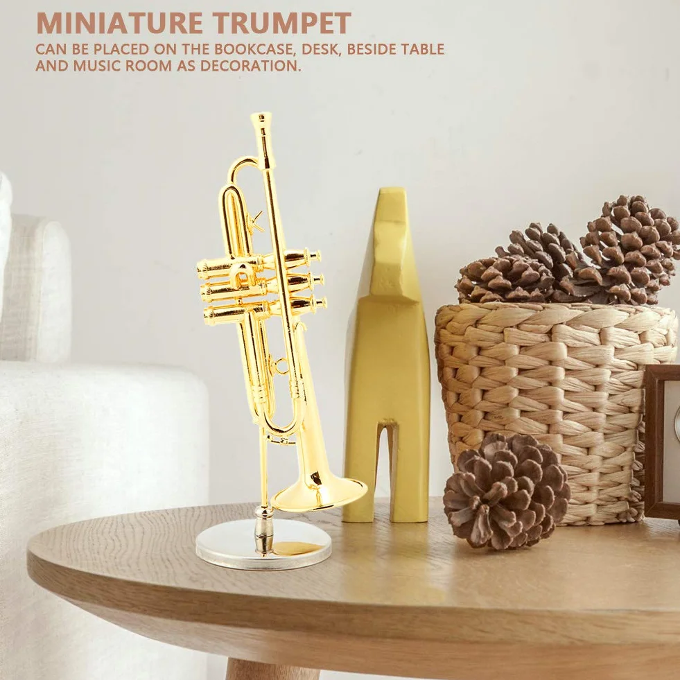 Miniatur-Trompetenreplik, Vergoldetes Messing Miniaturtrompete mit Ständer und Holzbox, Exquisites Instrumentenmodell als Dekoration für den Schreibtisch zu Hause und als Geschenks