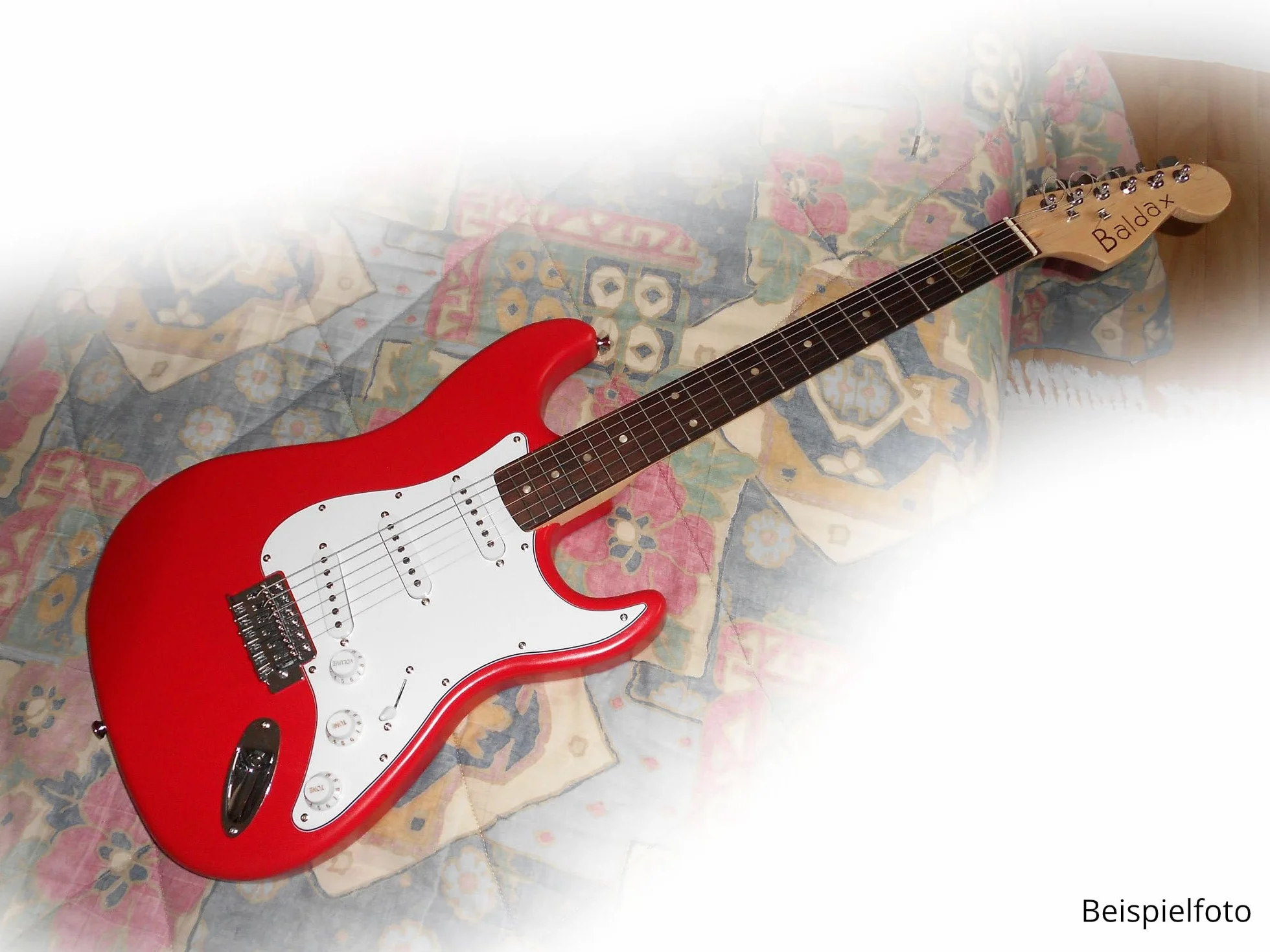 Rocktile E-Gitarren Bausatz ST-Style - DIY Elektrische Gitarre Bausatz inkl. Hardware - Paulownia-Korpus, Ahorn-Hals, Palisander-Griffbrett - 3 Single Coil Pickups - Vintage Tremolo - Natur