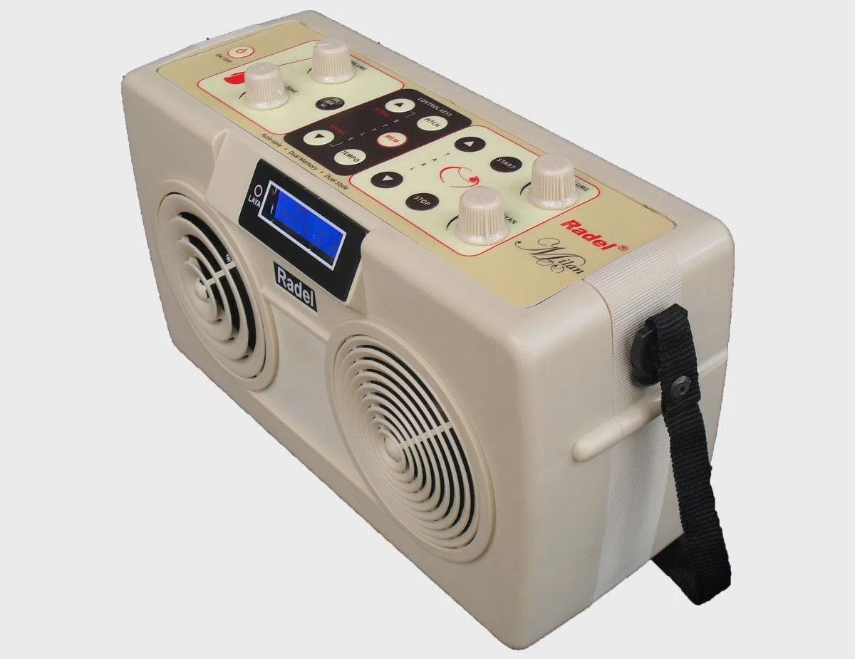 Radel Die Mailand ist die erste seiner Art, einzigartige 2-in-1 digitale Tabla-Tanpura.