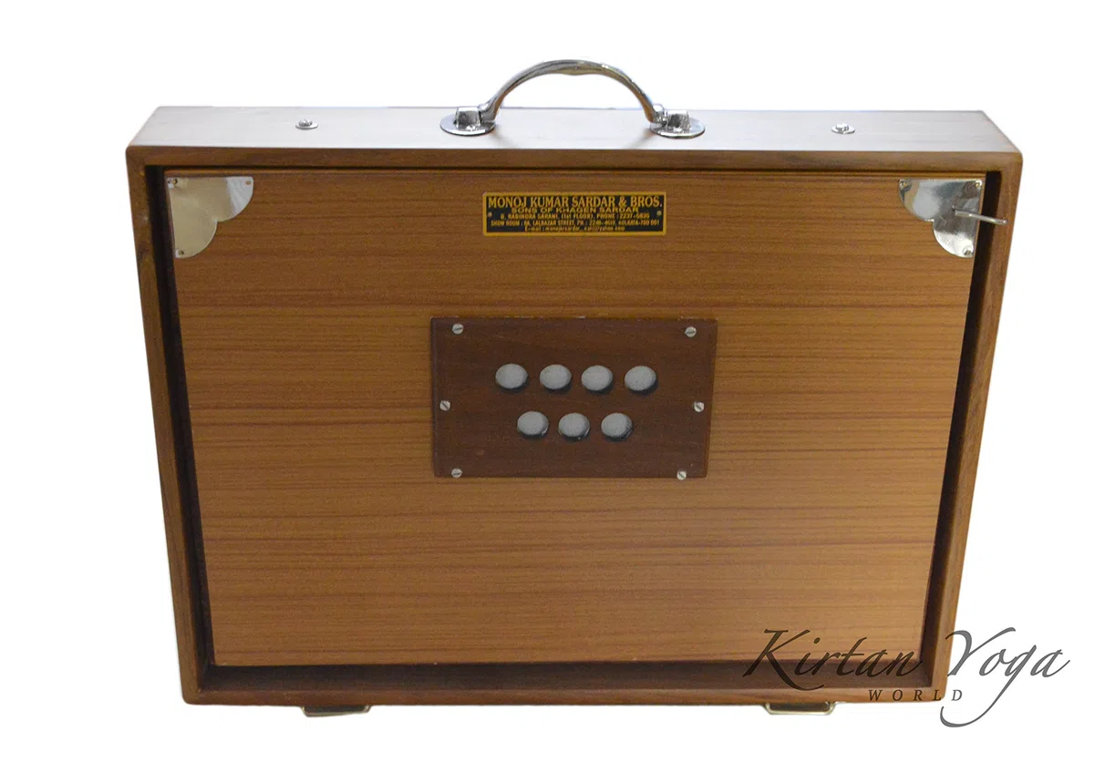Shruti Box Manoj Kumar Sardar Nr. 2, Konzertqualität, großes Modell 39 x 30 x 8 cm, TEAK Holz, DO 3 bis DO 4 (auch erhältlich in SOL und LA #). 440 Hz-Abstimmung (auch verfügbar in 432 Hz)