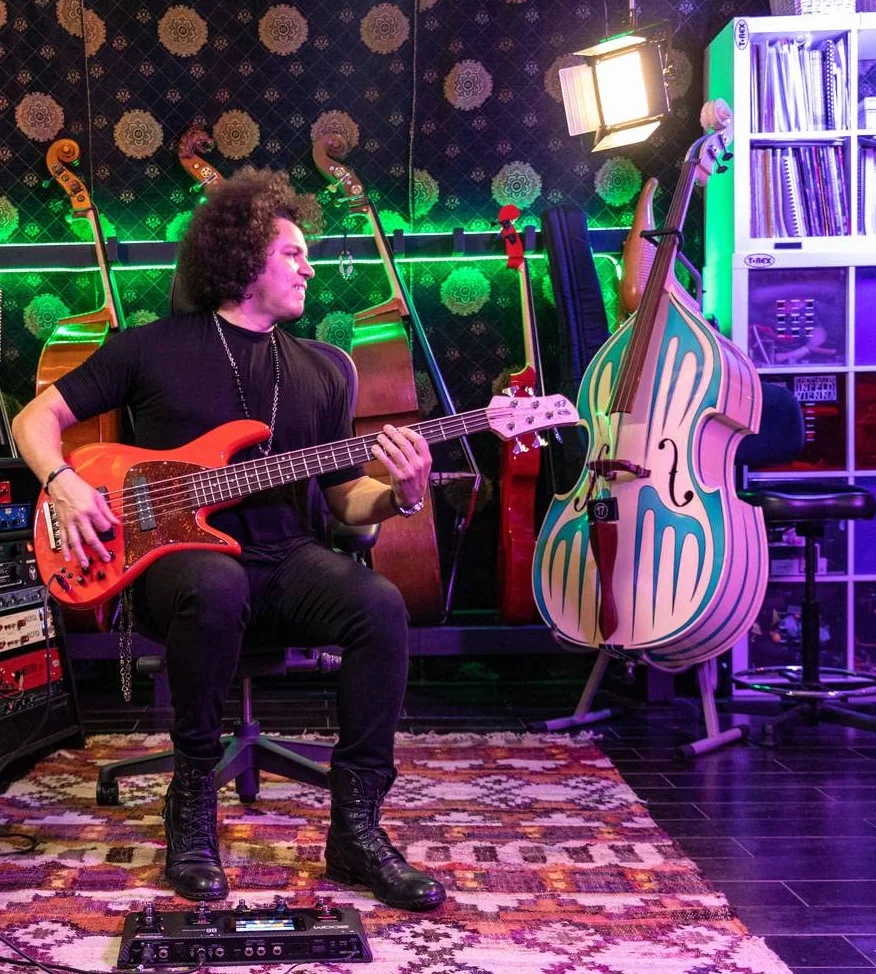 ZOOM AD-16 EU Netzteil für Gitarren- und Bass-Effektgeräte, Drumcomputer und Rhythmusmaschinen – 9V DC Mitte negativ, vielseitig kompatibel