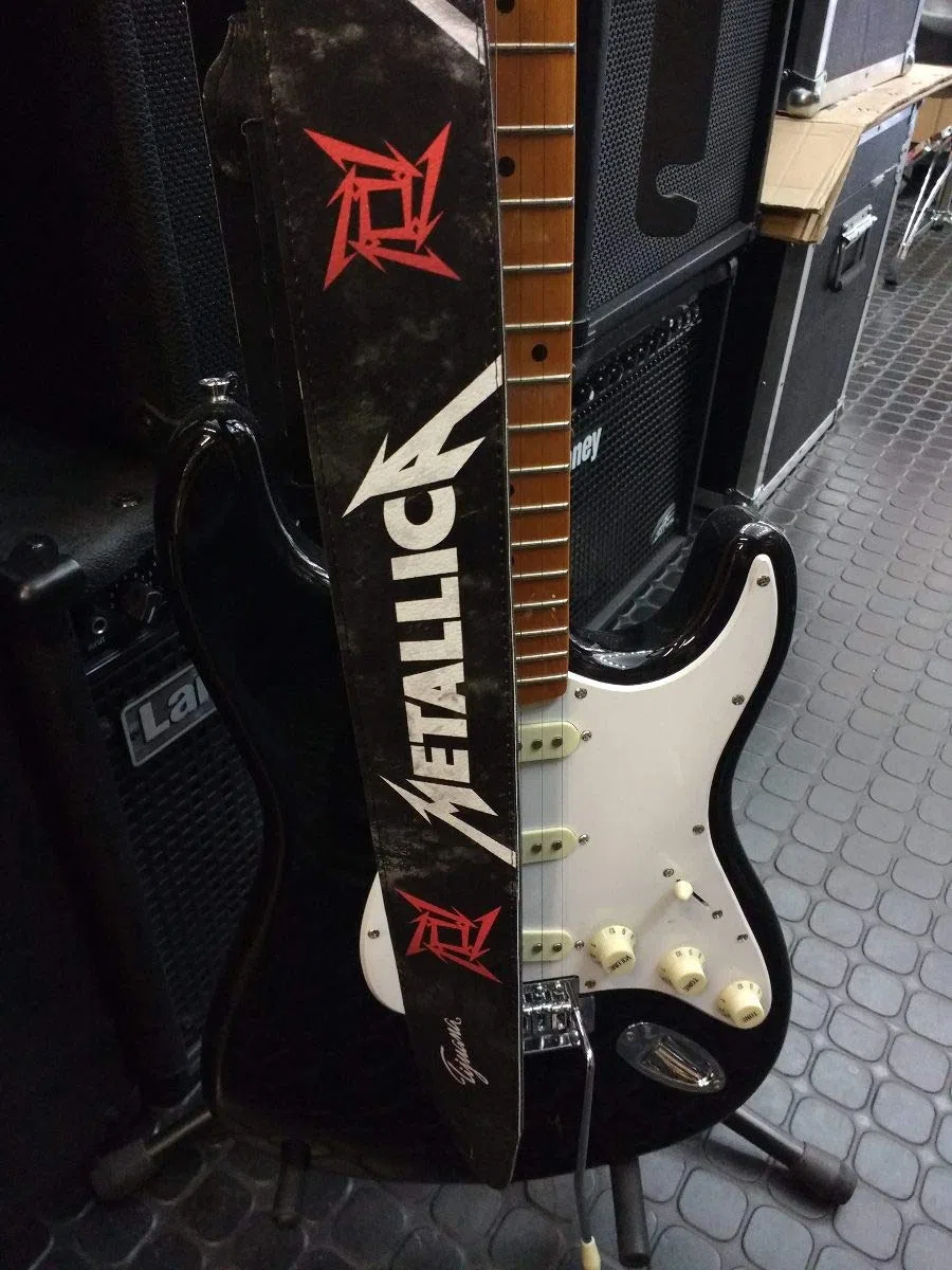 Metallica Gitarren- oder Bassgurt (Eco-Leder)