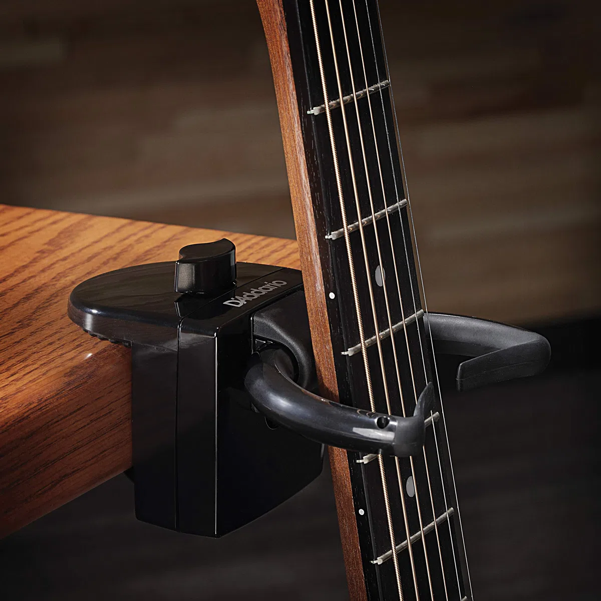 Planet Waves PW-GD-01 Guitar Support Guitar Dock 360° drehbar, leicht, kompakt, Plastik schwarz