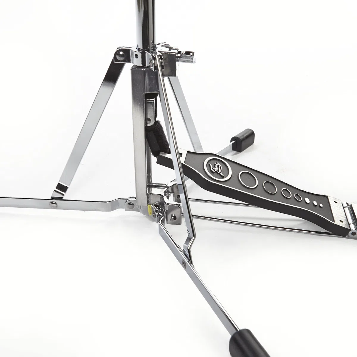 Fame HH6001 Flat Base Hi-Hat-Ständer, Retro-Look, Zugbandantrieb, Einstellbare Federspannung, Ideal für Vintage Setups, Platzoptimierung, Verchromt
