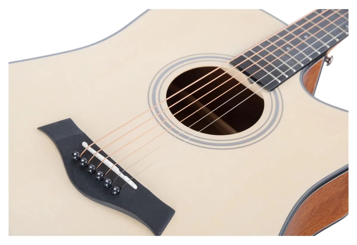 Rocktile WSD-101C NT Westerngitarre - Korpusform: Dreadnought mit Cutaway - Decke: Fichte - Boden & Zarge: Sapele - Hals: Okoume - Offenporiges Finish in Natur