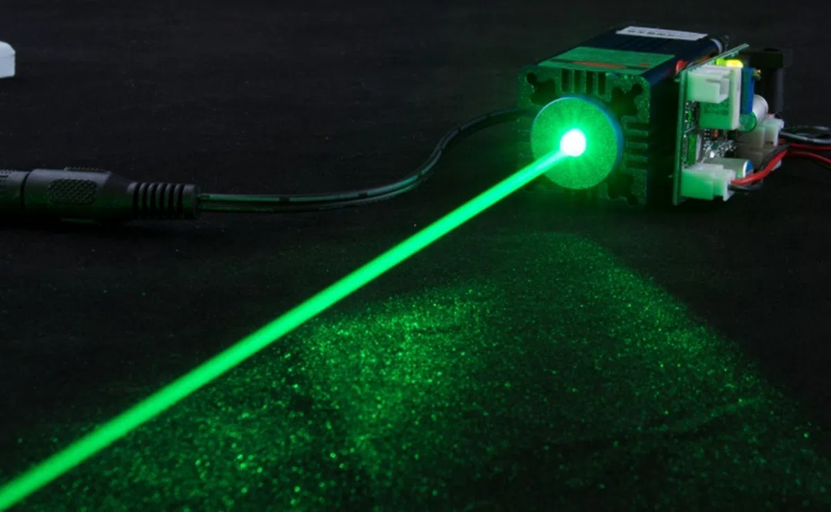 12V TTL Grüne Diode Laser 520nm 50mW Einstellbare Punkt-Laser-Modul/Lüfterkühlung - die lange Zeit