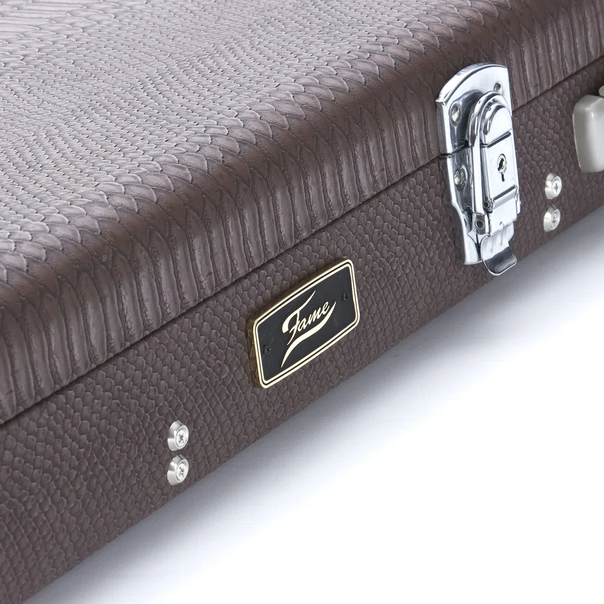 E-Bass Koffer Robust, Braun, Kompatibel mit J/P/MM-Style, Abschließbare Metallschnallen, Plüsch-Innenfutter, Wetterfest, Zubehörfach, 116x34x29 cm, Geeignet für E-Bassgitarren