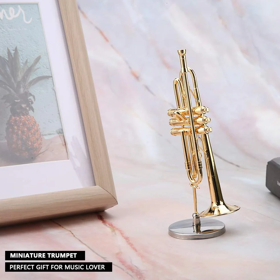Miniatur-Trompetenreplik, Vergoldetes Messing Miniaturtrompete mit Ständer und Holzbox, Exquisites Instrumentenmodell als Dekoration für den Schreibtisch zu Hause und als Geschenks